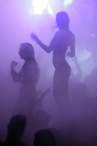 露天温泉で踊ろう！ブダペストで「温泉の夜」 ハンガリー