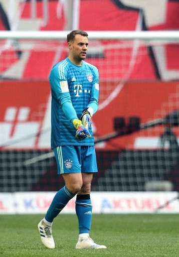 負傷のノイアー、引退のうわさを笑い飛ばす シーズン中の復帰目標