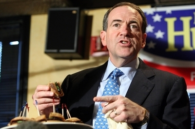 元大統領候補ハッカビー氏、応急措置で人命救助