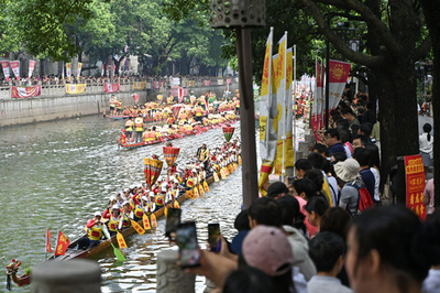 祭りが需要を促進し、旅行ブームが続く 中国