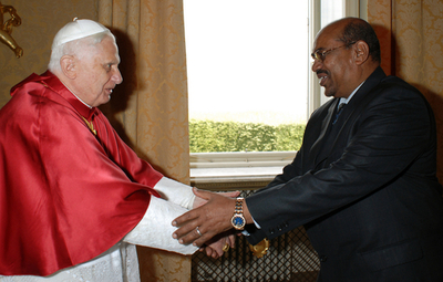 ローマ法王「ダルフール和平会議の成功を願う」　バシル・スーダン大統領と会談