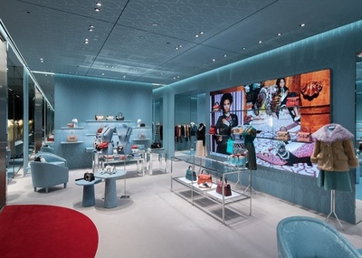 「ミュウミュウ」神戸店リニューアル、先行発売のバレリーナシューズも