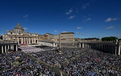 ローマ教皇葬儀、40万人が最後の別れ トランプ氏ら各国指導者も参列