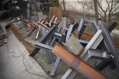 戦車止める「チェコのハリネズミ」 ウクライナ