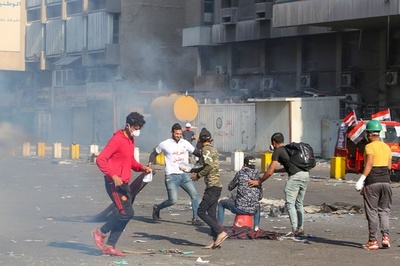 イラク反政府デモで3人死亡、週末の死者15人に 「大虐殺」に陥る恐れと人権団体