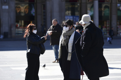 新型コロナに感染したかも、妻を浴室に閉じ込め警察沙汰