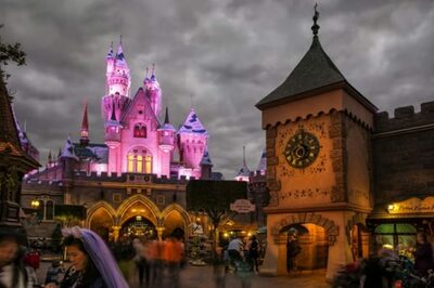 ディズニーリゾートで学術会議？…出張中に遊んでいた韓国公務員の解雇「正当」