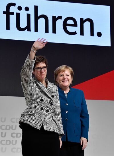 独与党、新党首にメルケル氏側近を選出