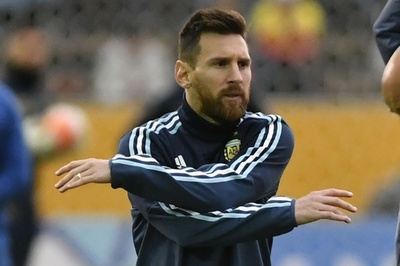 アルゼンチンがW杯懸けた大一番、U2もコンサート開始遅らせる