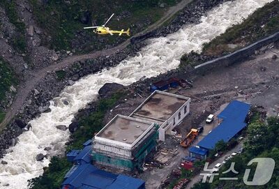 韓国・斗山、ネパール洪水で不明社員6人を捜索…ヘリ借用も運航許可に難航