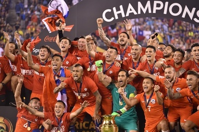 チリがコパ・アメリカ連覇、アルゼンチンはまたもPK戦で敗れる