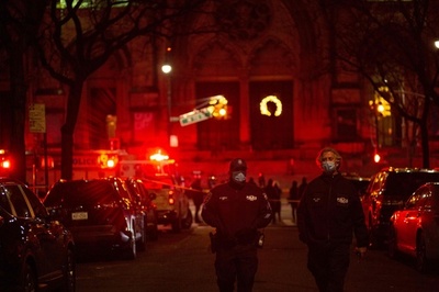 教会のクリスマスコンサートで男が発砲 警察に撃たれ死亡 NY