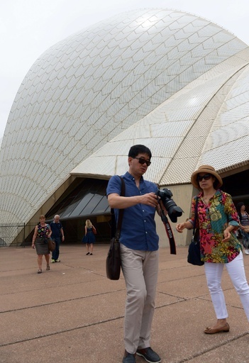 シドニー・オペラハウスが屋根タイルを「発売」、H・ジャックマンさんも購入