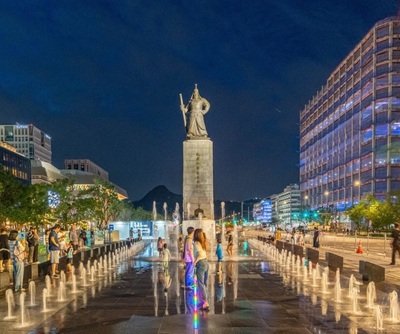 「再開場1年」光化門広場、ソウルの魅力空間に変身中