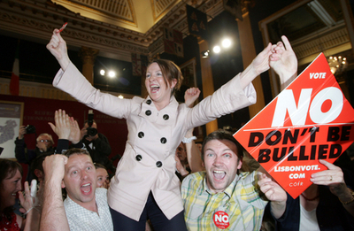 アイルランド国民投票、リスボン条約を否決