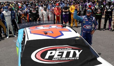 NASCAR車庫の輪縄は去年から放置、憎悪犯罪の証拠なし