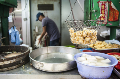 台湾の廃油食品問題、メーカー会長に懲役20年