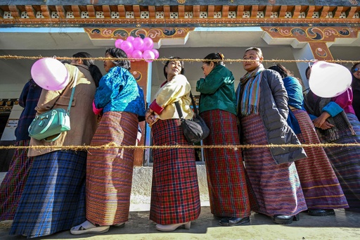 ブータンで下院本選 「幸せの国」も経済低迷
