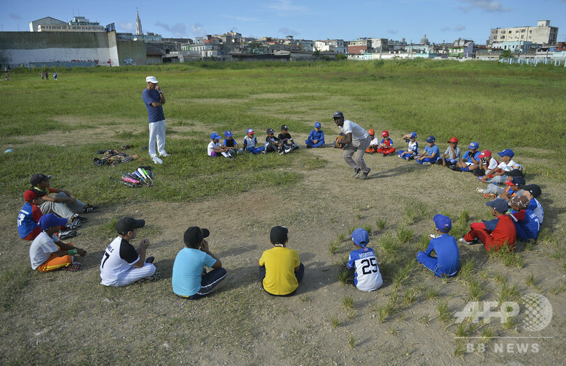 キューバで若者に人気のサッカー、国技の野球を脅かす存在に成長