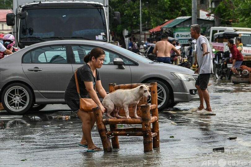台風16号がフィリピン上陸 救助隊5人死亡