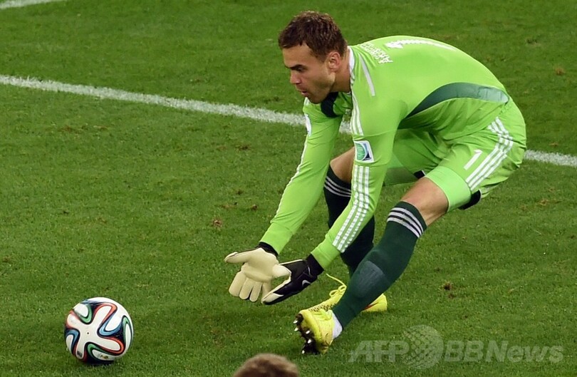 敗退喫したロシアのカペッロ監督、レーザー光線に怒り