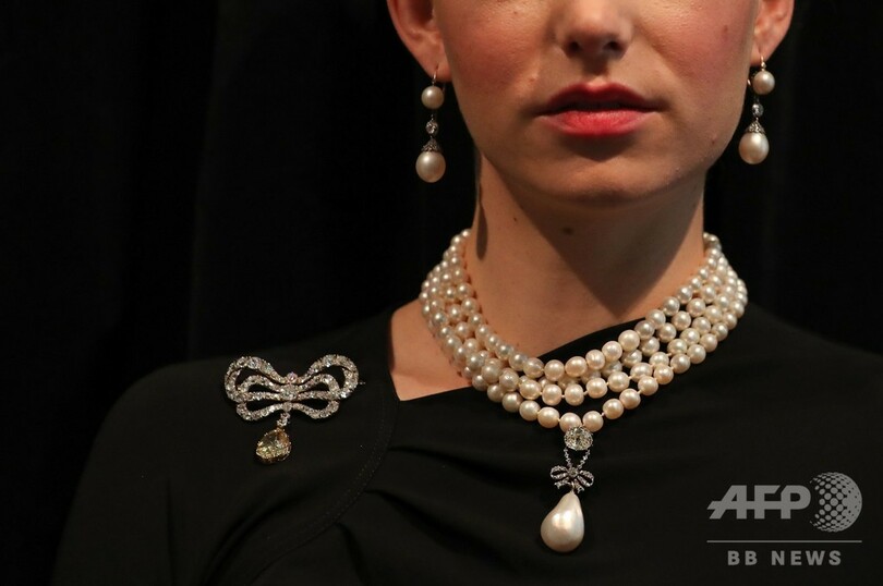 200年秘蔵だったマリー・アントワネットの宝飾品、競売を前に公開