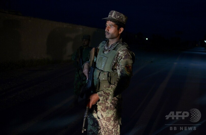 タリバンが軍基地を攻撃、死傷者100人以上 アフガニスタン