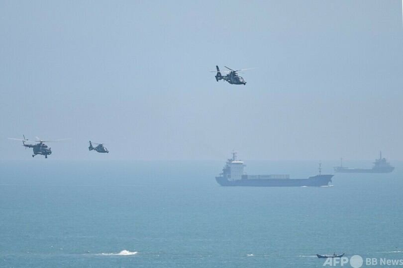 中国弾道ミサイル、日本のEEZに落下か 岸防衛相