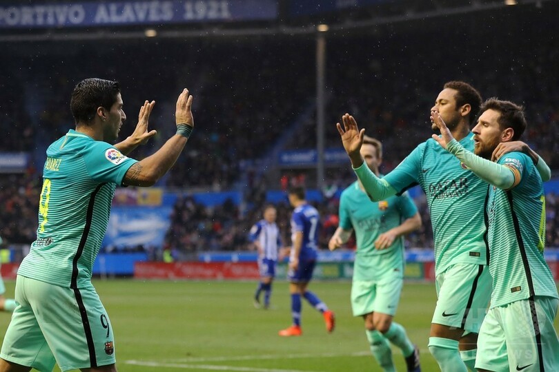 バルサが「MSN」そろい踏みで6発大勝、レアルも勝利で首位維持