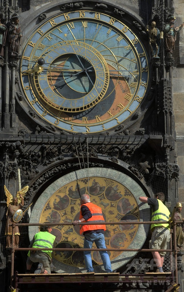 15世紀の天文時計 修復のため停止 チェコ プラハ 写真2枚 国際ニュース Afpbb News