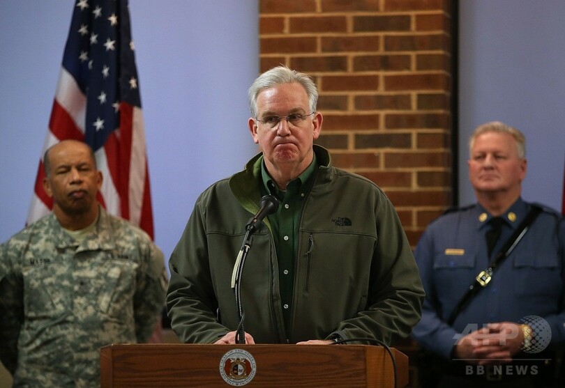 ファーガソンへの州兵、3倍以上の2200人に ミズーリ州知事
