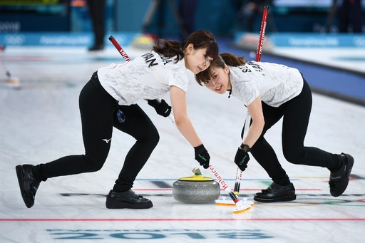 日本がカーリング女子で銅メダル、英国との接戦制す 写真18枚 国際