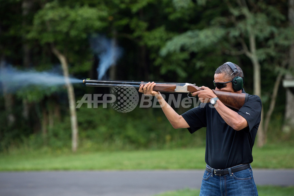 ホワイトハウス、オバマ大統領のクレー射撃写真を公開 ホワイトハウス、オバマ大統領のクレー射撃写真を公開