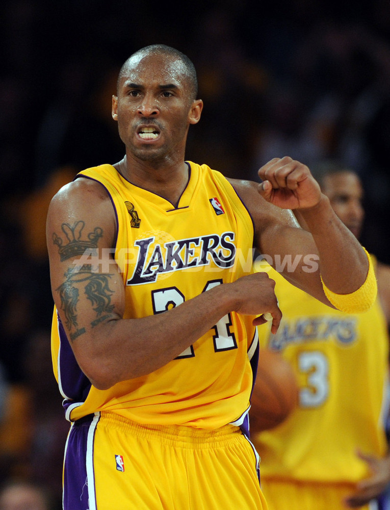 レイカーズ コービーの活躍でマジックに先勝、NBAファイナル 写真30枚