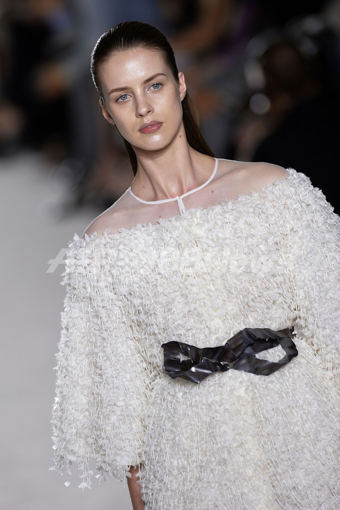 ＜13/14年秋冬パリ・オートクチュール＞ジャンバティスタ・ヴァリ