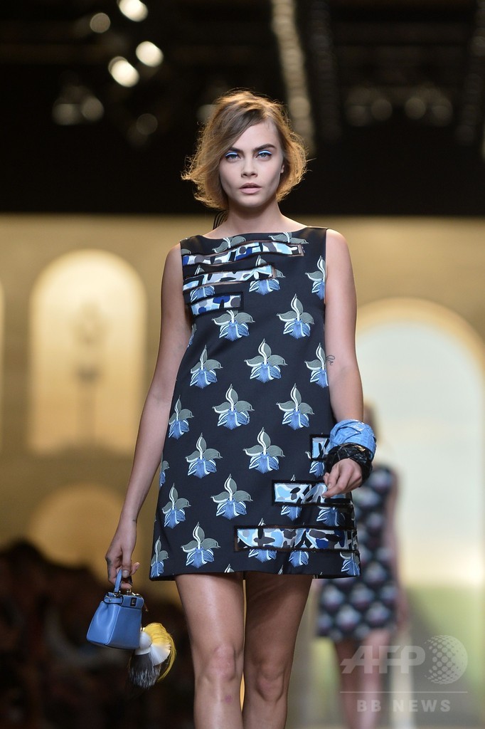 新本社から見えるローマの空をカラーパレットに、「フェンディ」15年春夏