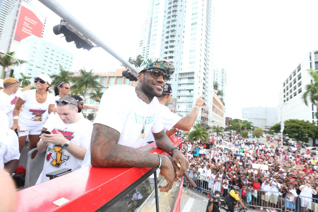 NBA マイアミ・ヒート レブロン ジェームズ NBA Tシャツ レブロン