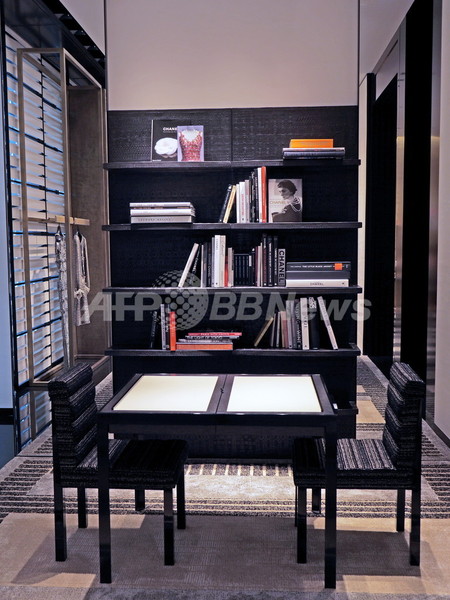 「シャネル銀座」3階がリニューアルオープン、ジャン＝ミシェル・オトニエルのオブジェも