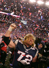 試合後に勝利を喜ぶペイトリオッツのマット・ライト（%%Matt Light%%）。(c)AFP/Getty Images/Chris McGrath