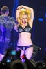 米ニュージャージー（New Jersey）州アトランティックシティー（Atlantic City）で公演する米歌手レディー・ガガ（Lady Gaga、2010年7月4日撮影）。(c)AFP/Getty Images/Donald Kravitz