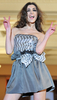 アルメニアの首都エレバン（Yerevan）で開催されたエレバン・ファッション・ウィーク（Yerevan Fashion Week）で発表された地元デザイナーの13年春夏コレクション（2012年5月25日撮影)。(c)AFP/KAREN MINASYAN