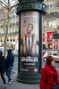 パリ（Paris）市内に張り出された映画『Les Infideles（The Player）』のポスター（2012年2月2日撮影）。(c)AFPBERTRAND LANGLOIS