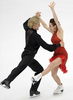 09-10フィギュアスケートGPシリーズ第4戦NHK杯（NHK Trophy 2009）アイスダンス・コンパルソリーダンス（規定、CD）。38.09点を記録し首位に立った米国のメリル・デイビス（%%Meryl Davis%%）／チャーリー・ホワイト（%%Charlie White%%）組。（2009年11月6日撮影）(c)AFP/TOSHIFUMI KITAMURA