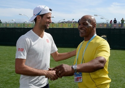 テニス界最強のジョコビッチ、元世界最強ボクサーのM・タイソン氏と対面