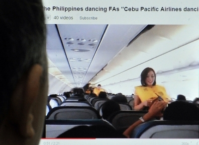 ガガの曲で踊る客室乗務員、離陸前ガイダンスが刺激的に？