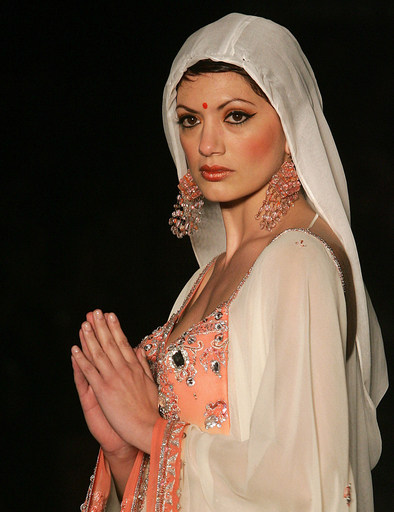 ＜07/08年秋冬アテネ・コレクション＞Nikos Takis、新作を発表 - ギリシャ