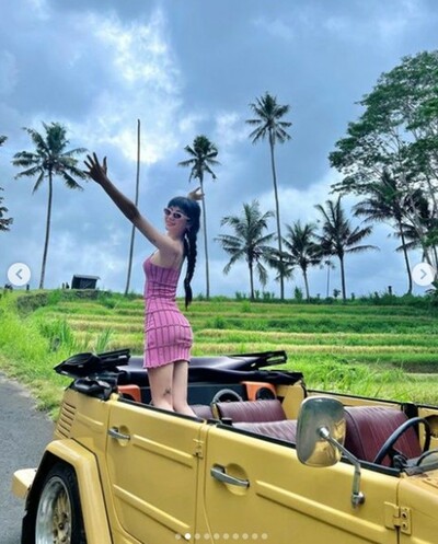 ナナ、旅行を満喫する姿が話題