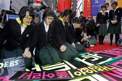 韓国、職場から交通網まで全国一斉に｢大学試験シフト｣