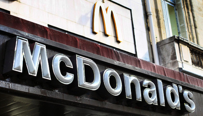 「物乞いに食事やるな」、内部メモ流出で仏マクドナルド謝罪