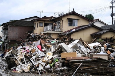 九州などの豪雨、孤立地域で救助続く 死者58人に
